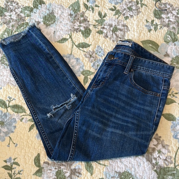 Free People Distressed Denim Cropped Skinny Jeans Size 28 - Picture 1 of 15